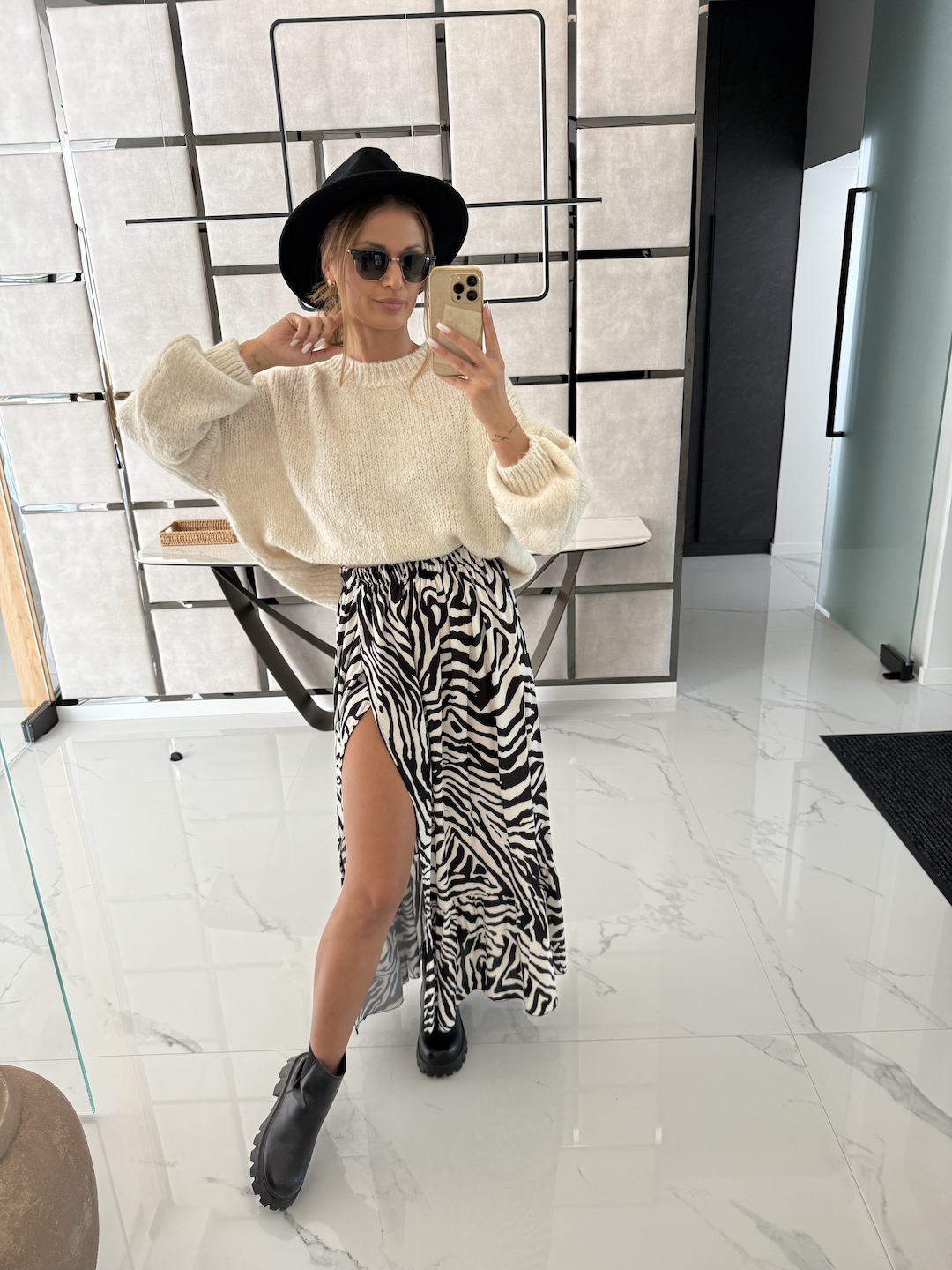 Spódnica z wysokim rozcięciem MAPLE - zebra  zdjęcie 1