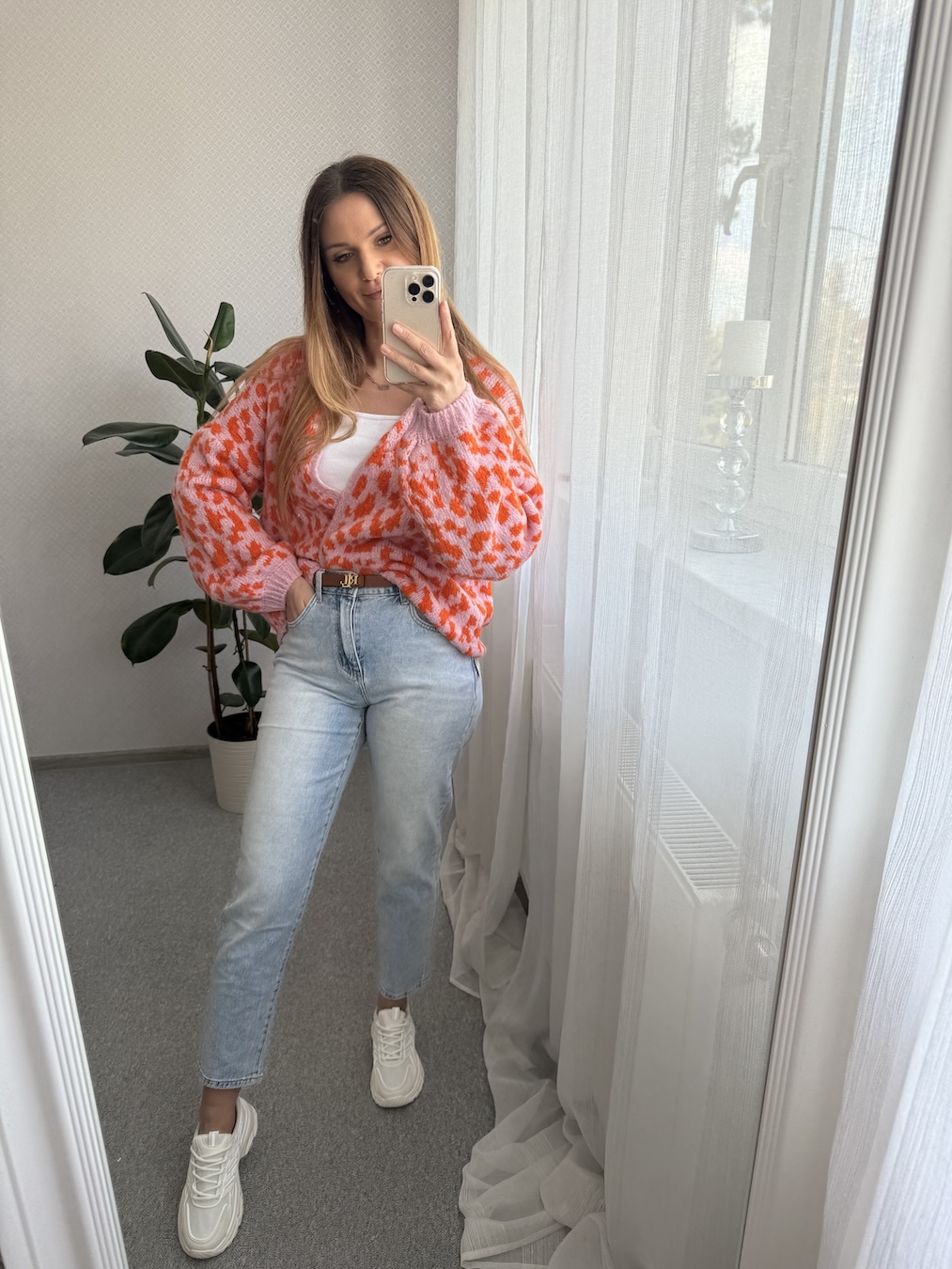 Sweter w panterkę - różowy   zdjęcie 3