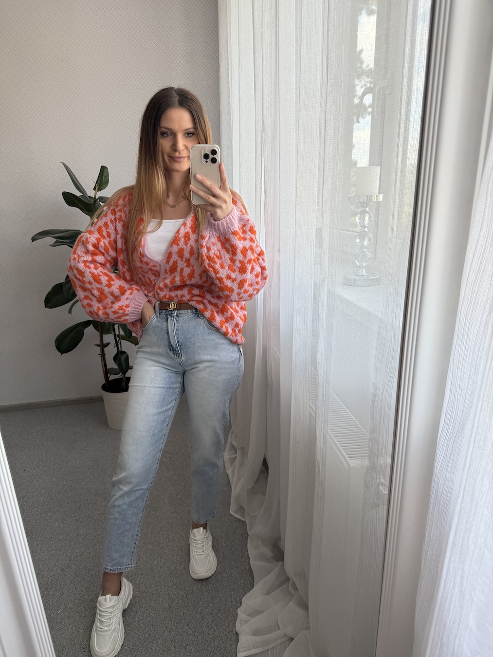 Sweter w panterkę - różowy   zdjęcie 4