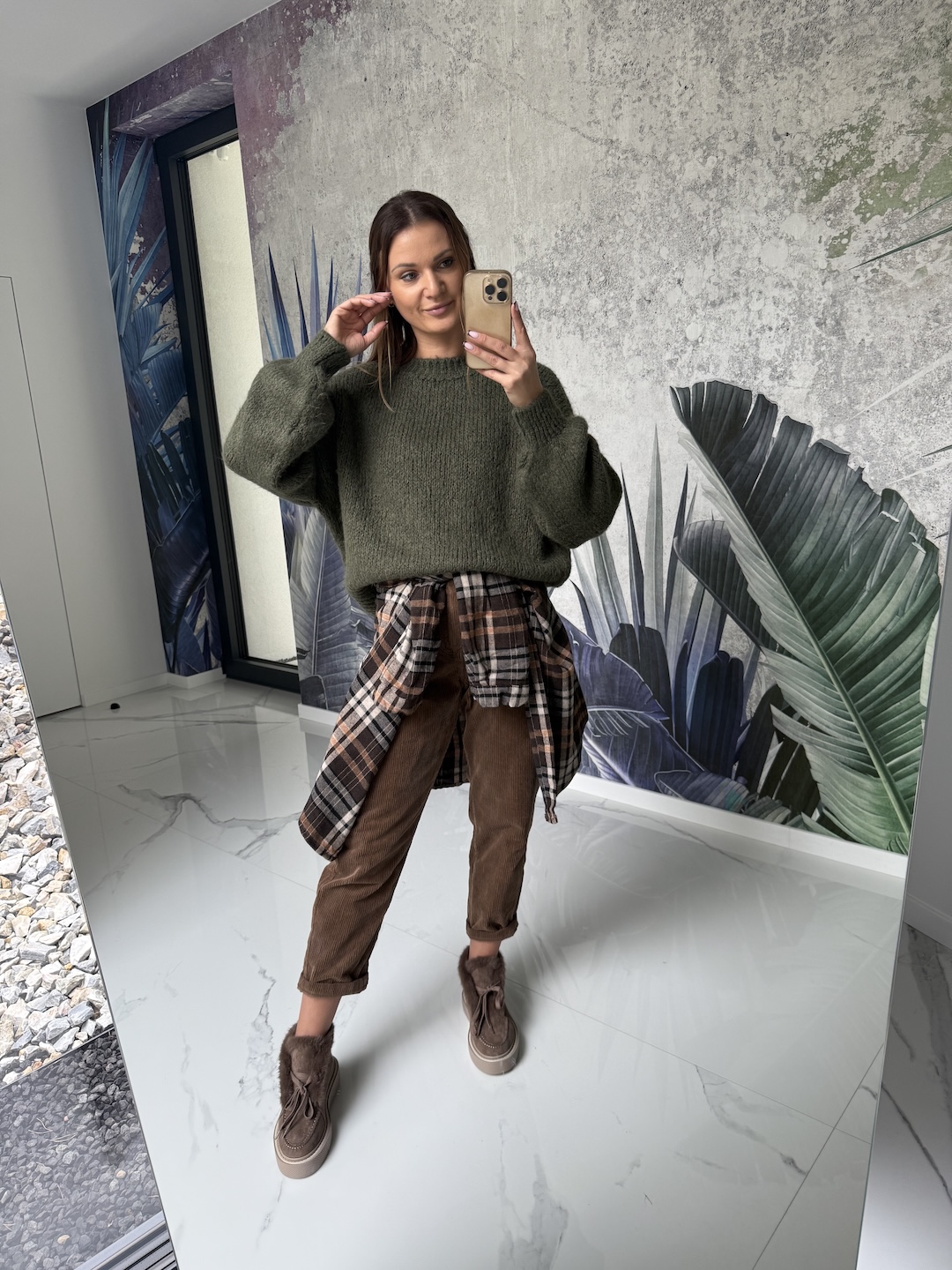 Sweter z wełną - khaki    zdjęcie 4