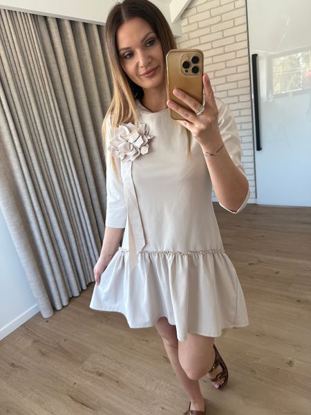 Sukienka FLOWER - jasny beż   ( mniejszy standard ) 