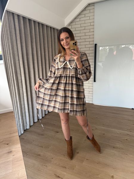 Bawełniana sukienka z kołnierzem - brąz