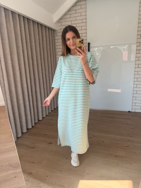 Sukienka bawełniana o prostym kroju w paski - turkus 