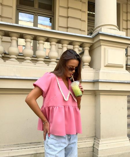 Wiskozowa bluzka z kołnierzykiem wykończonym koronką - baby pink 