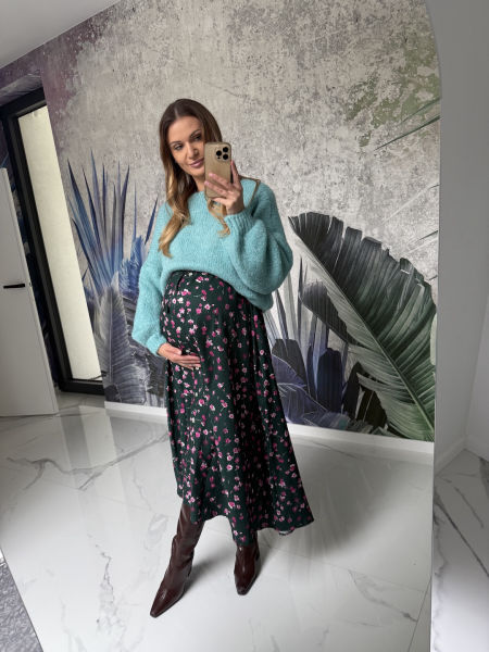 Sukienka MALAGA  - ciemno zielona w kwiatuszki  ( większy standard ) 