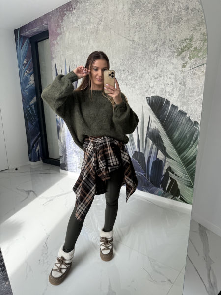 Sweter z wełną - khaki   