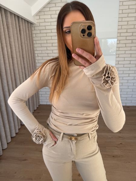 Bawełniana bluzka z różą - beżowa   