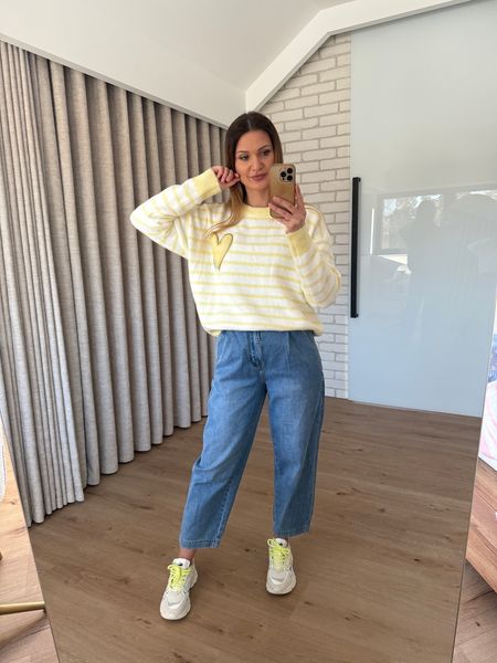 Sweter w paski z serduszkiem - żółty ( wiskoza ) 