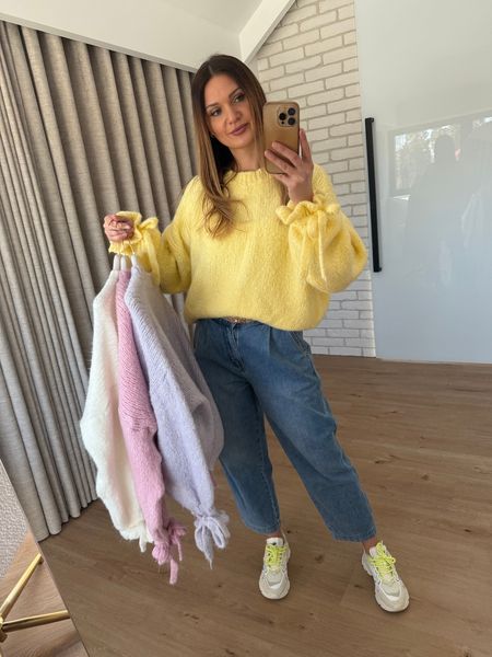 Sweter z wiązaniem na nadgarstku - żółty