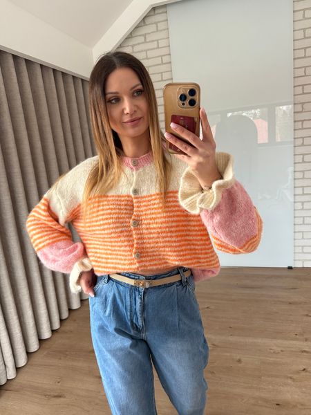 Sweter z falbanką z dodatkiem wełny - pomarańczowo - beżowy 