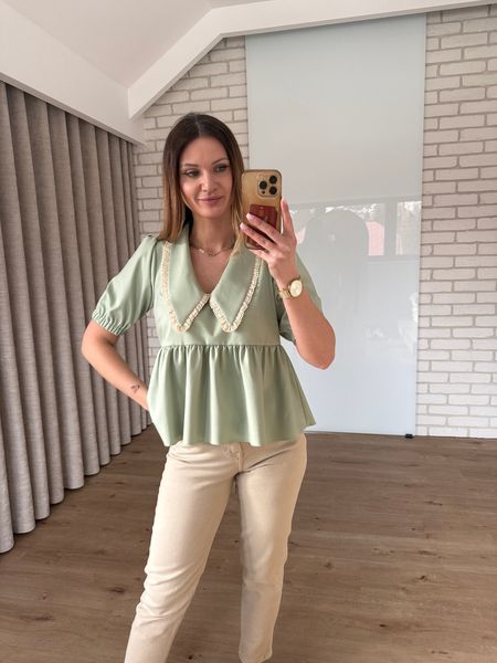 Wiskozowa bluzka z kołnierzykiem wykończonym koronką - szałwia