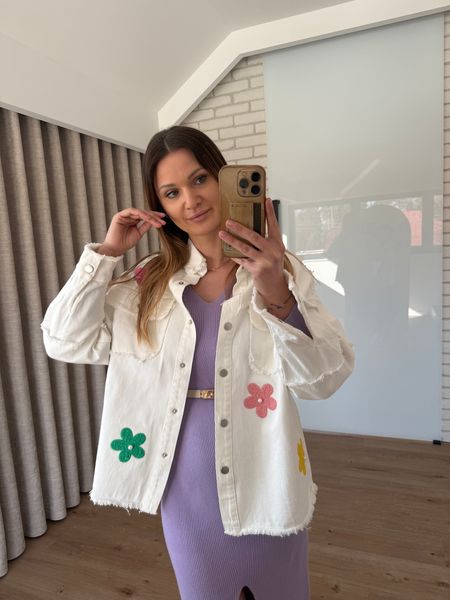 Kurtka jeansowa z naszytymi kwiatami 