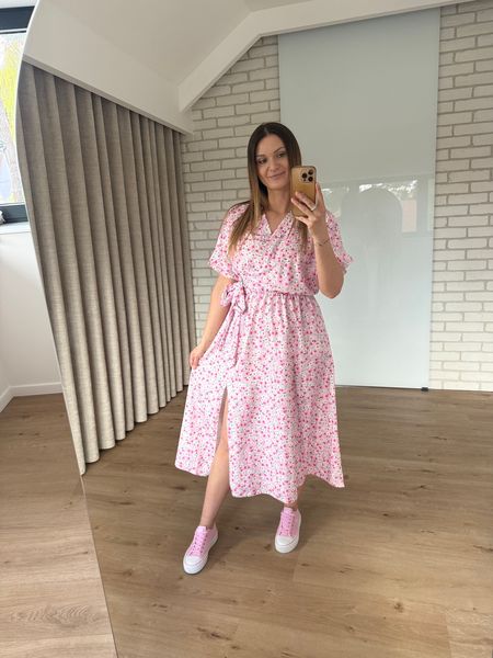 Sukienka RISHIKA - jasna różowa   